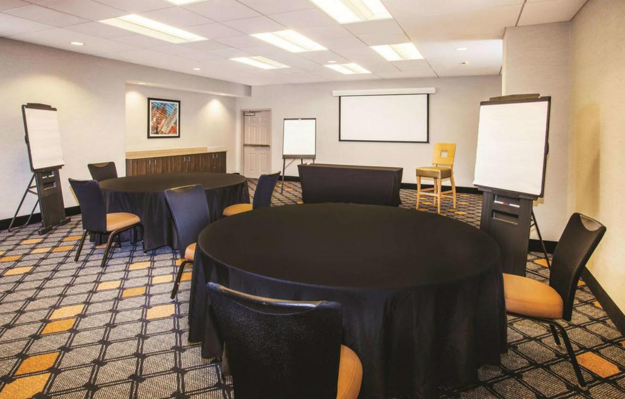 La Quinta Inn & Suites By Wyndham Chicago Downtown Екстериор снимка